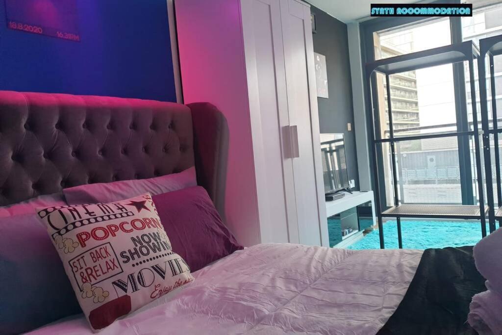 80S Retro 1Bed Studio Serviced Apartment Canary Wharf Perfect For Solo & Couple Travellers Londres Extérieur photo