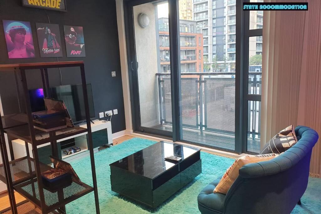 80S Retro 1Bed Studio Serviced Apartment Canary Wharf Perfect For Solo & Couple Travellers Londres Extérieur photo