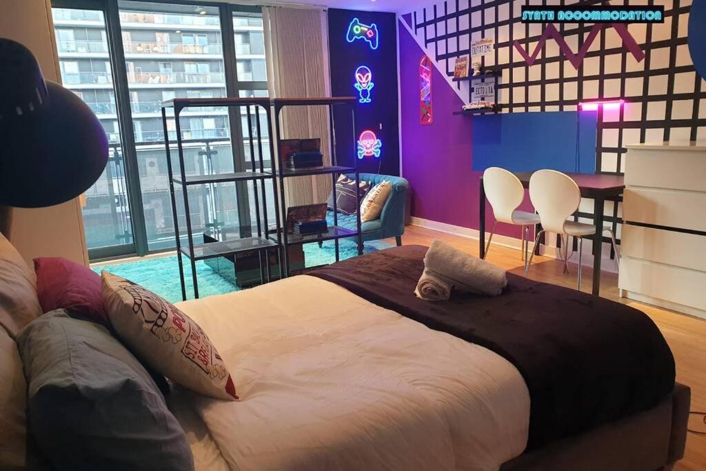 80S Retro 1Bed Studio Serviced Apartment Canary Wharf Perfect For Solo & Couple Travellers Londres Extérieur photo