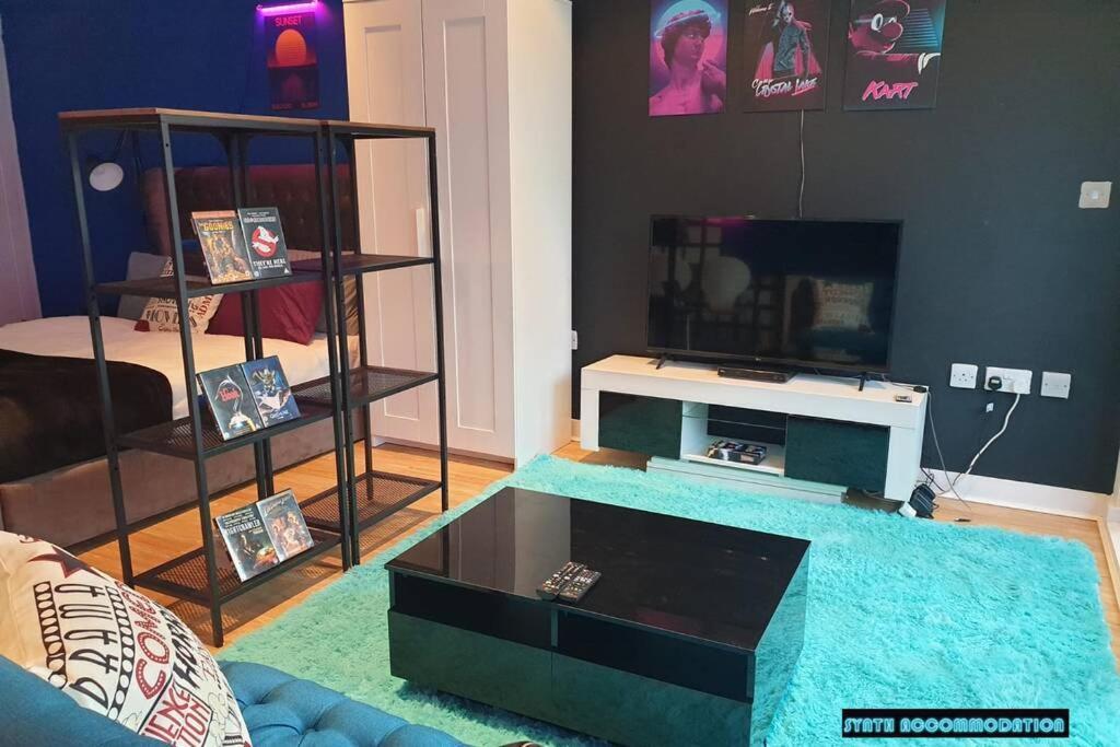 80S Retro 1Bed Studio Serviced Apartment Canary Wharf Perfect For Solo & Couple Travellers Londres Extérieur photo
