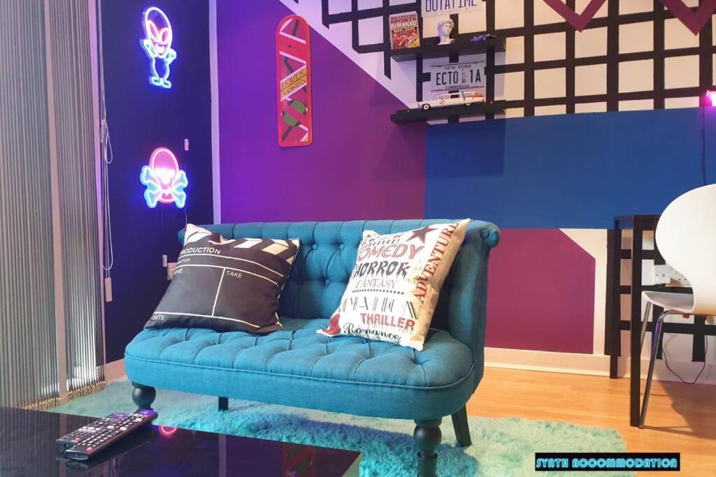 80S Retro 1Bed Studio Serviced Apartment Canary Wharf Perfect For Solo & Couple Travellers Londres Extérieur photo