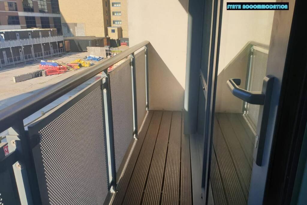 80S Retro 1Bed Studio Serviced Apartment Canary Wharf Perfect For Solo & Couple Travellers Londres Extérieur photo